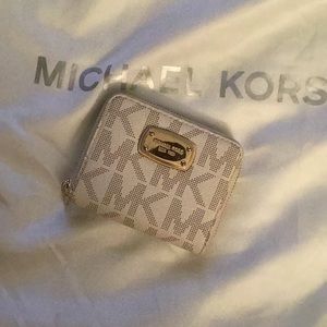 Michael Kors mini wallet